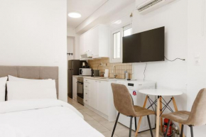 Adorable sunny studio with private balcony II